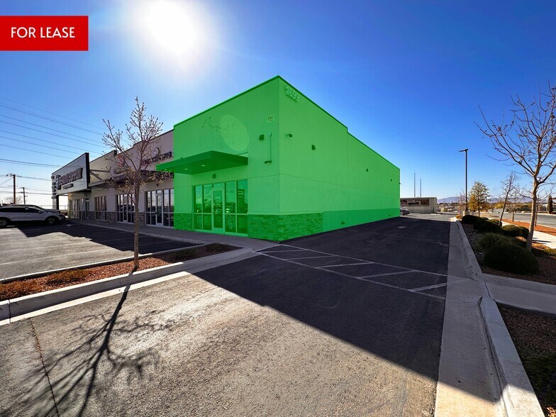 1699 N Zaragoza Rd, El Paso, TX à louer - Photo de l’immeuble – Image 1 sur 7