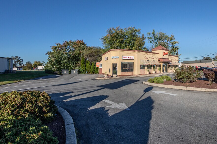 2400 Schoenersville Rd, Allentown, PA à vendre - Photo de l’immeuble – Image 3 sur 15