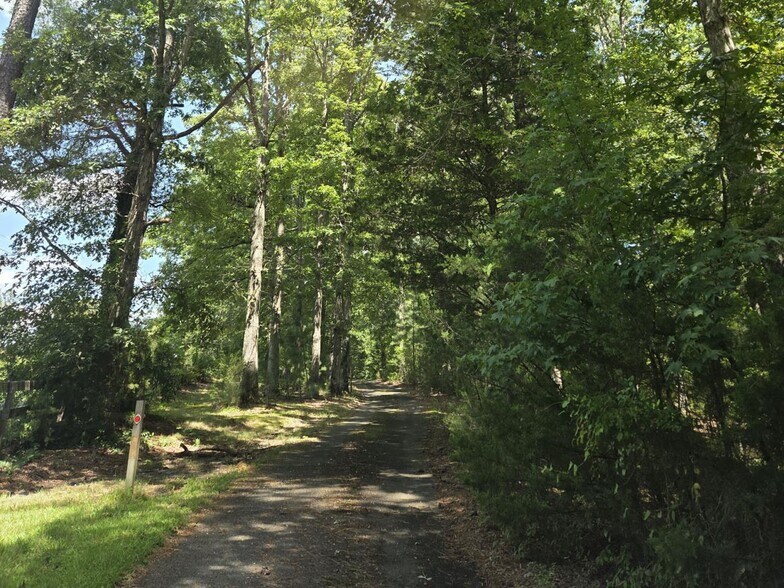 12422 Kain Rd, Glen Allen, VA à vendre - Photo de l’immeuble – Image 3 sur 9