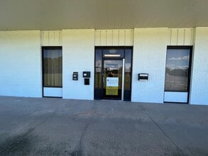 5 National Dr, Windsor Locks, CT à louer Photo de l’immeuble– Image 2 sur 9