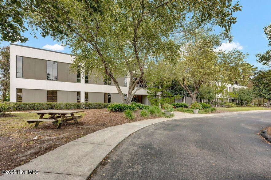 5041 New Centre Dr, Wilmington, NC à vendre - Photo de l’immeuble – Image 1 sur 20