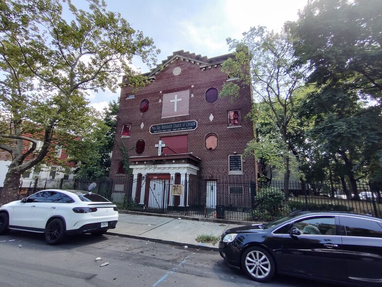 126 Rutgers Ave, Jersey City, NJ à vendre - Photo de l’immeuble – Image 3 sur 29