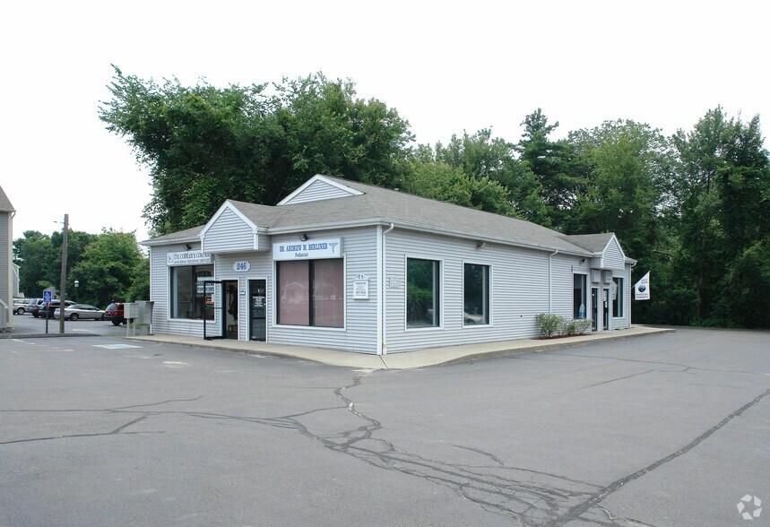 246 E Main St, Clinton, CT à vendre - Photo principale – Image 1 sur 2