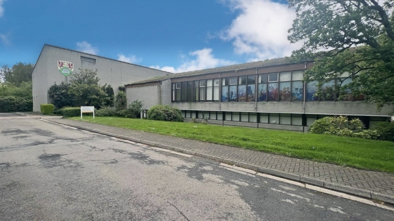 Llanbadarn Campus portefeuille de 3 biens à vendre sur LoopNet.fr - Photo de l’immeuble – Image 2 sur 14