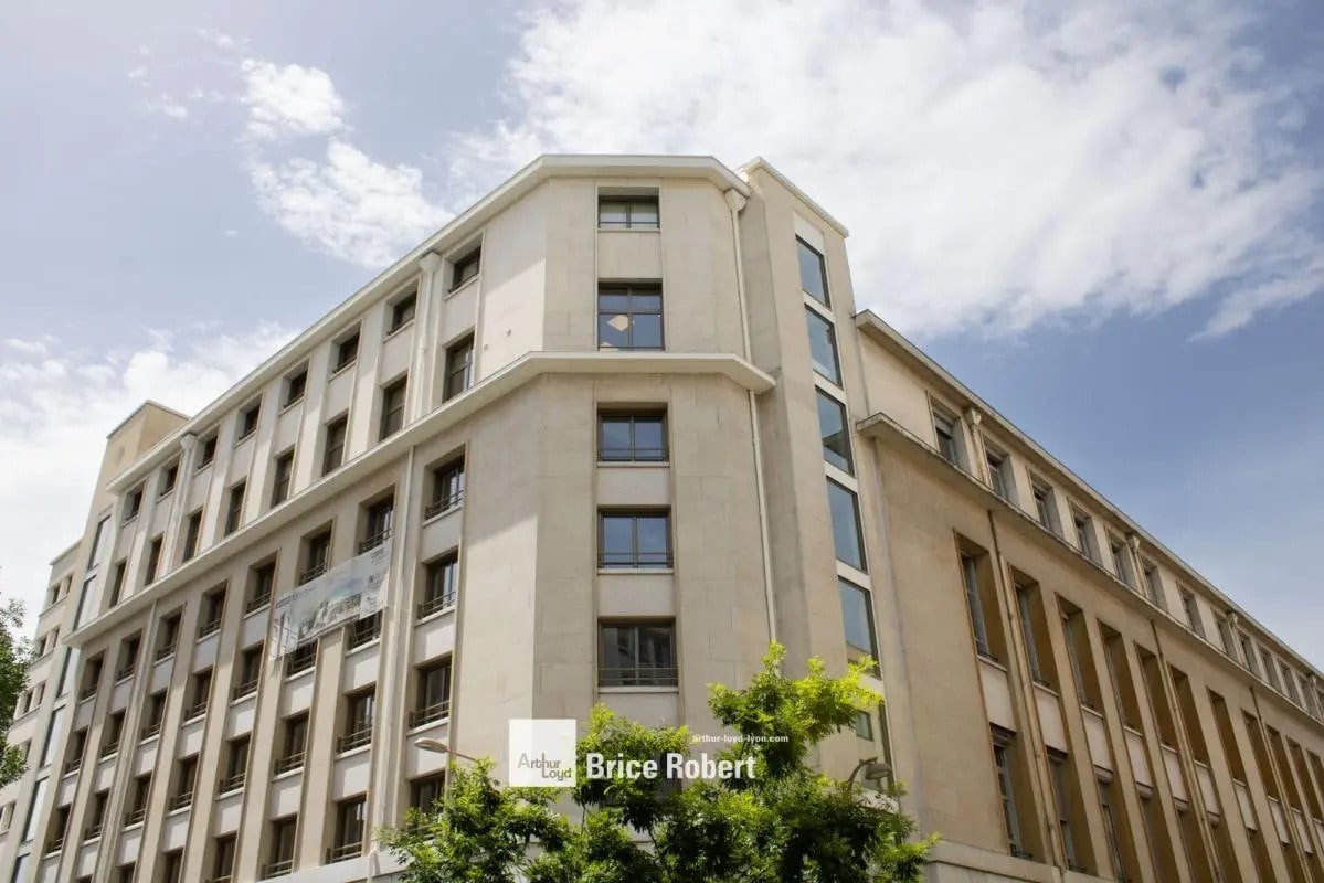 152 Rue Pierre Corneille, Lyon à louer Photo de l’immeuble– Image 1 sur 9