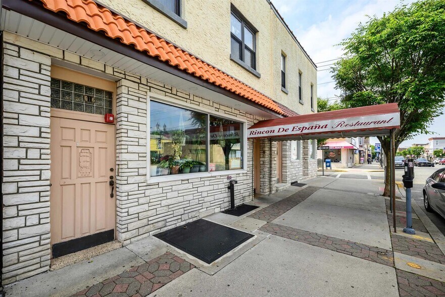 614-616 Broadway, Bayonne, NJ à vendre - Photo de l’immeuble – Image 3 sur 25