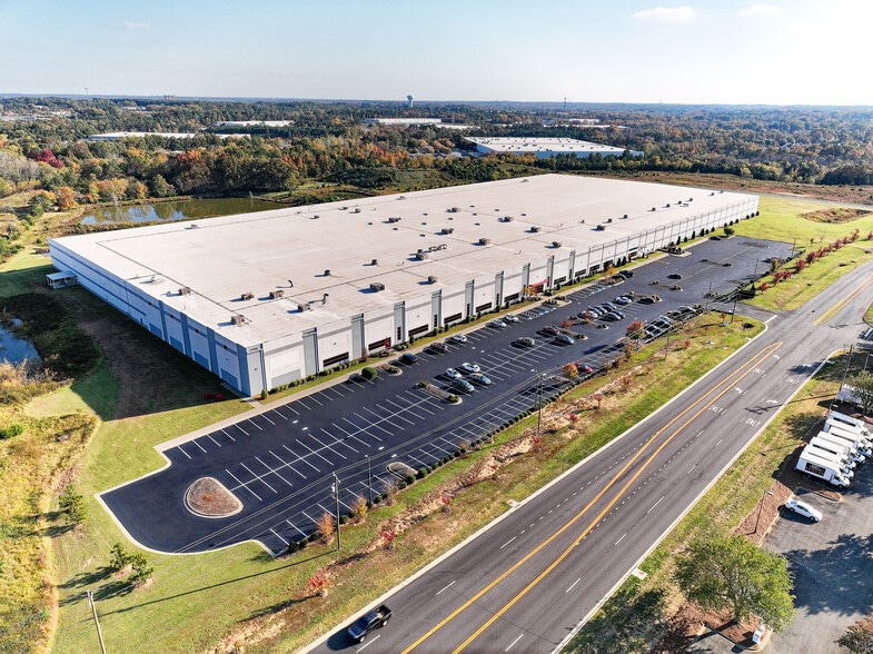 4140 Pleasant Rd, Fort Mill, SC à louer - Photo principale – Image 1 sur 5