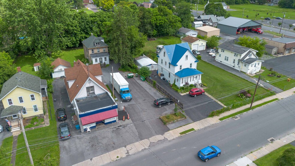 301 E North St, Geneva, NY à vendre - Photo de l’immeuble – Image 1 sur 43