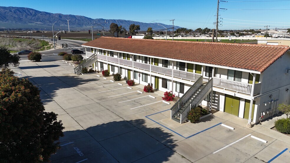1013 Front St, Soledad, CA à vendre - Photo de l’immeuble – Image 2 sur 69
