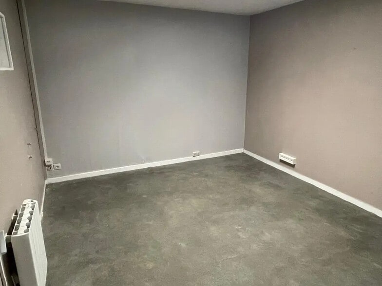 Local d’activités dans Courcelles-sur-Seine à louer - Photo de l’immeuble – Image 3 sur 5