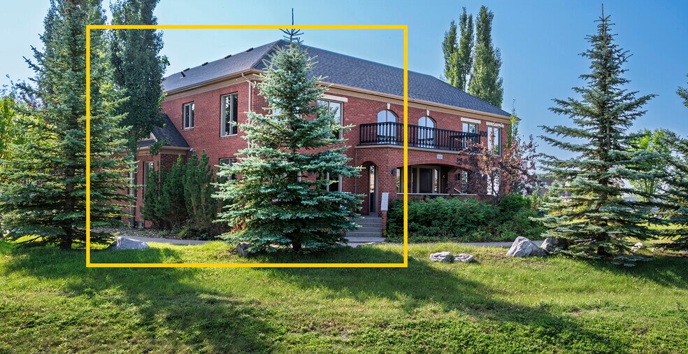 90 Commercial Dr, Calgary, AB à louer - Photo de l’immeuble – Image 1 sur 2