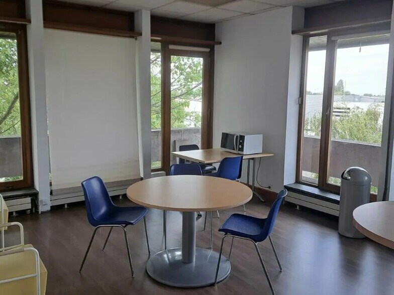 Bureau dans Limeil-Brévannes à louer - Photo de l’immeuble – Image 2 sur 6