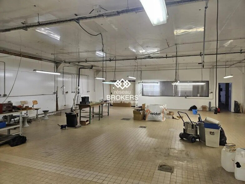 Industriel/Logistique dans Domsure à vendre - Photo intérieure – Image 3 sur 7