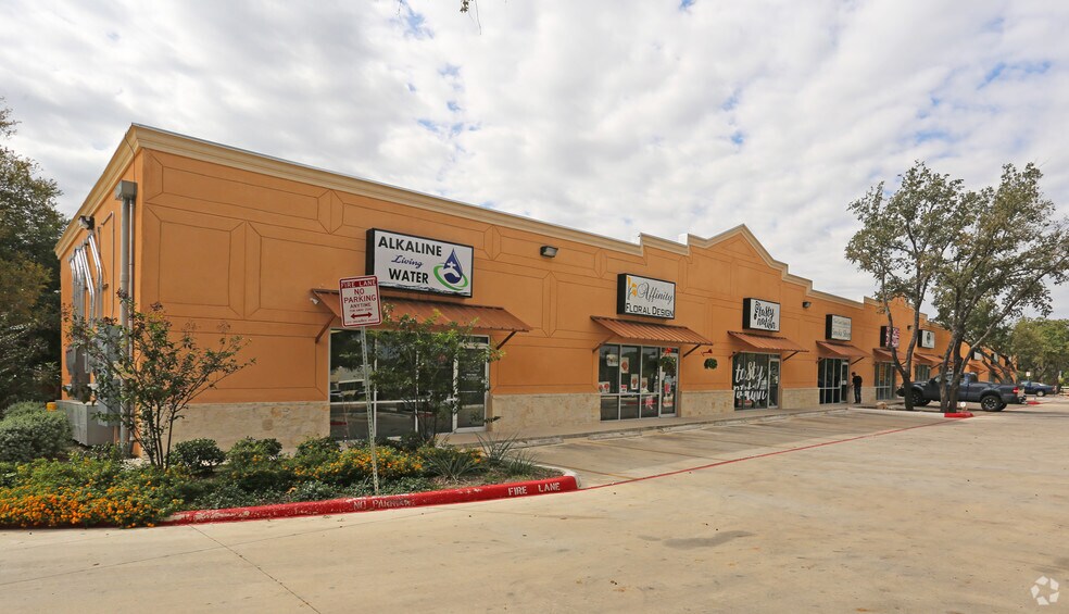 6330 De Zavala Rd, San Antonio, TX à louer - Photo de l’immeuble – Image 1 sur 12