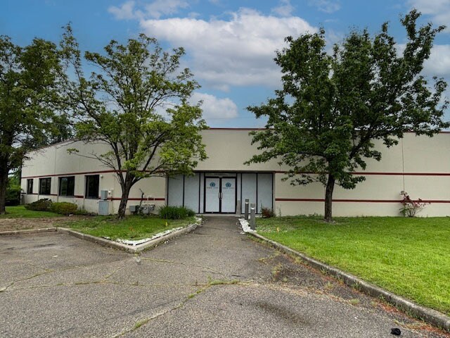 9870 A Redhill Dr, Blue Ash, OH à louer - Photo de l’immeuble – Image 2 sur 19