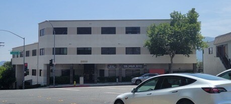 2600 Foothill Blvd, La Crescenta, CA à louer - Photo de l’immeuble – Image 2 sur 12