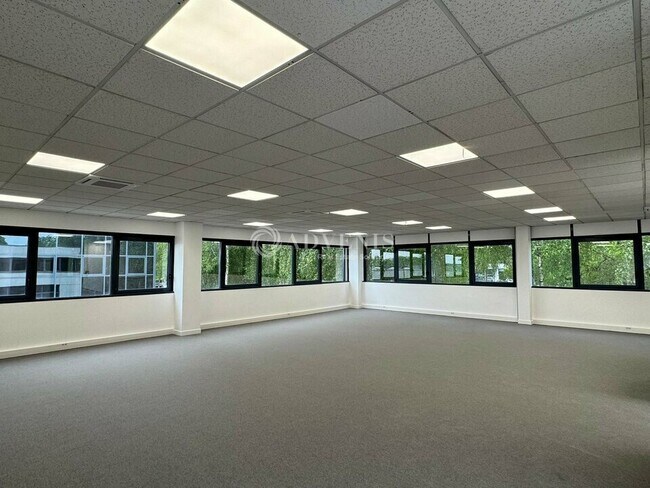 Plus de détails pour 4 Rue René Razel, Saclay - Bureau, Local d'activités à louer