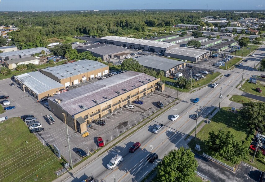 2400 N Forsyth Rd, Orlando, FL à louer - Photo de l’immeuble – Image 3 sur 4