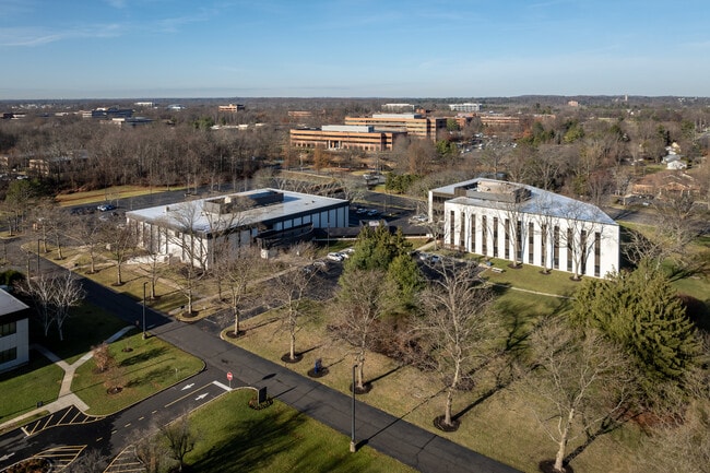 Plus de détails pour Renovated Value-Add Office Opportunity – Bureau aux enchères, Princeton, NJ