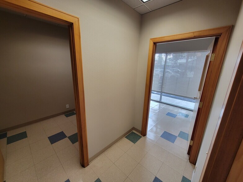 354 NE Dekalb Ave, Bend, OR à louer - Photo de l’immeuble – Image 3 sur 10