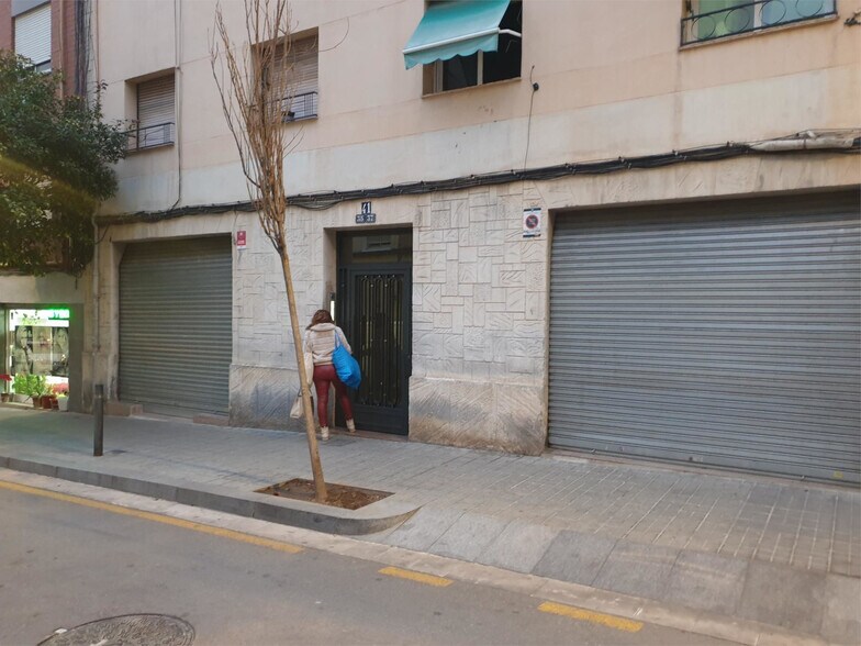 Immeuble residentiel dans Esplugues de Llobregat, Barcelona à vendre - Photo de l’immeuble – Image 1 sur 3