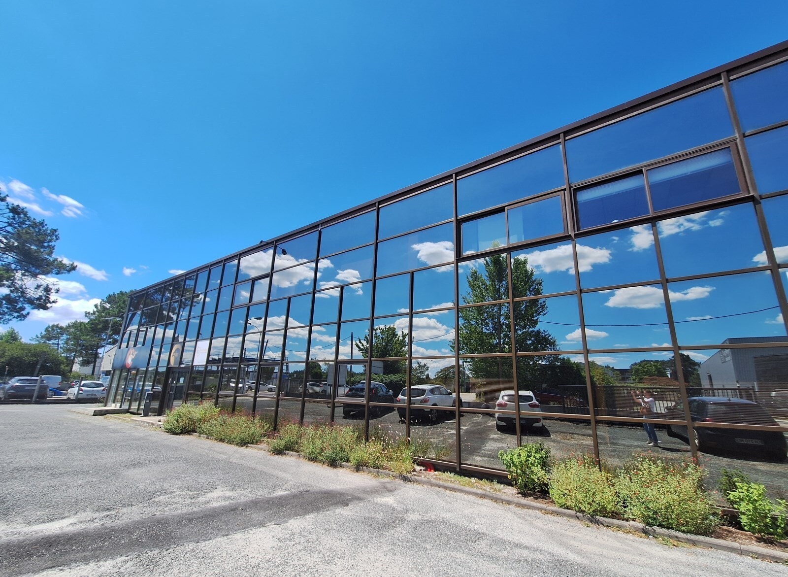 Bureau dans Le Haillan à louer Photo de l’immeuble– Image 1 sur 5