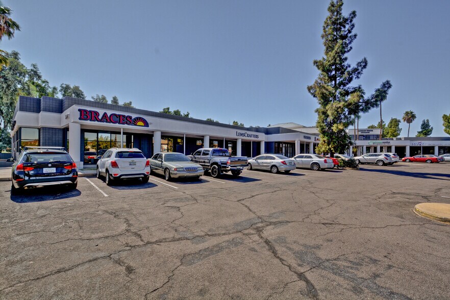2330 N 75th Ave, Phoenix, AZ à louer - Photo de l’immeuble – Image 2 sur 13