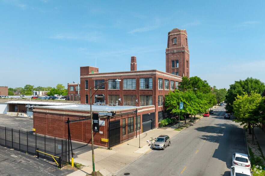 1240 N Homan Ave, Chicago, IL à louer - Photo de l’immeuble – Image 1 sur 6