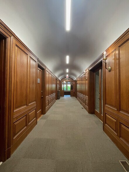 720 Hopmeadow St, Simsbury, CT à vendre - Photo intérieure – Image 3 sur 7