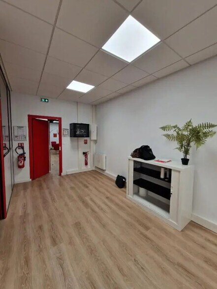 Bureau dans Hérouville-Saint-Clair à louer - Photo intérieure – Image 2 sur 2