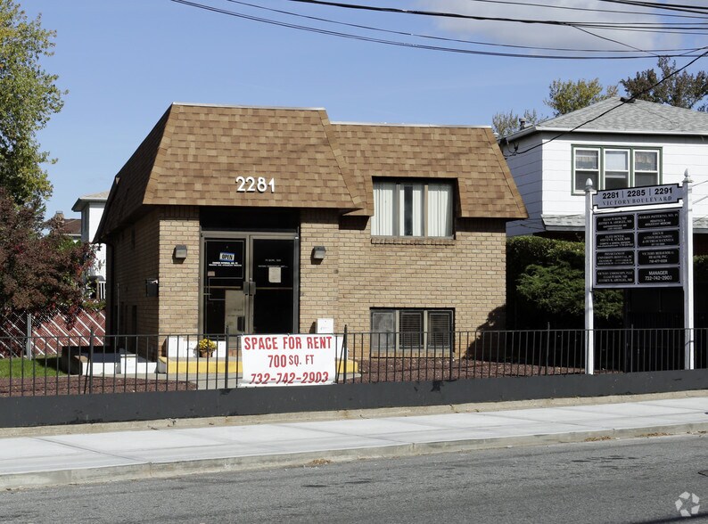 2281 Victory Blvd, Staten Island, NY à vendre - Photo principale – Image 1 sur 2