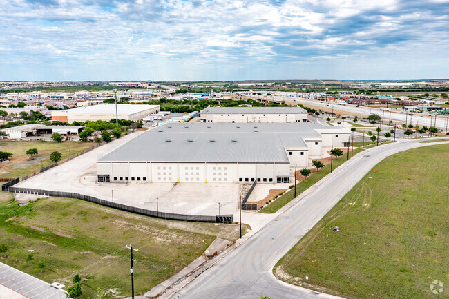 Plus de détails pour 1228 Cornerway Blvd, San Antonio, TX - Bureau, Industriel/Logistique à louer