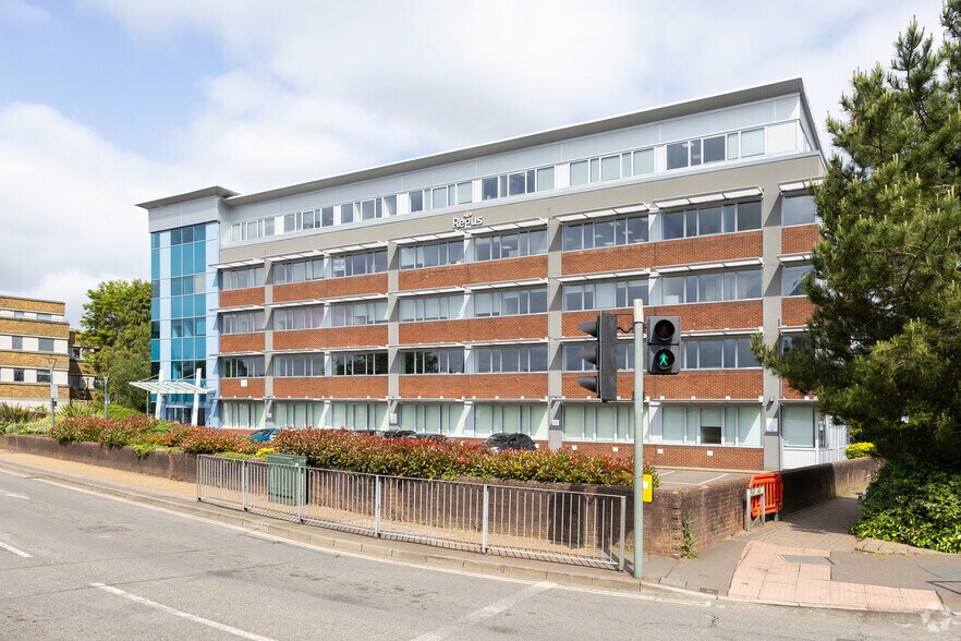 Station Way, Crawley à louer - Photo de l’immeuble – Image 3 sur 3
