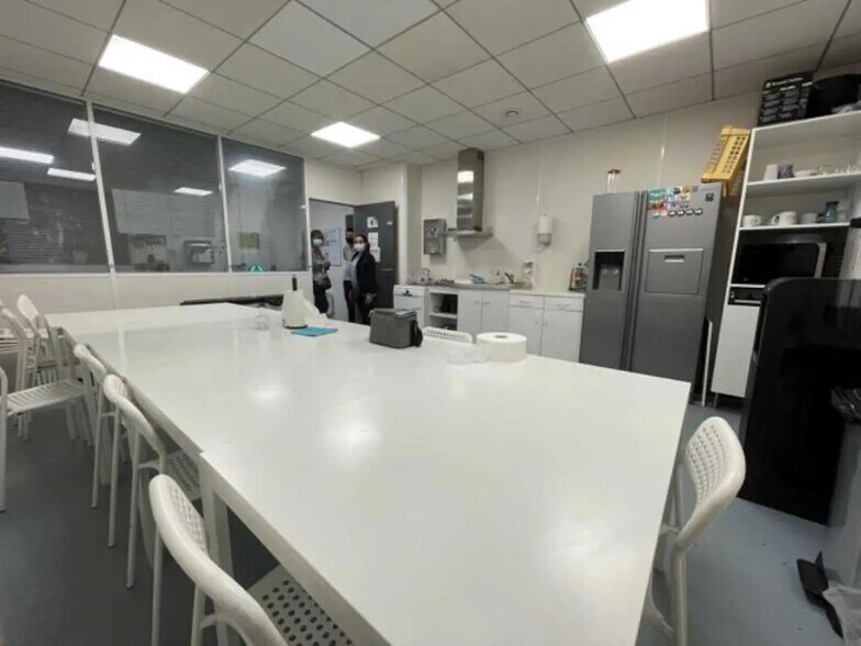Bureau dans Pantin à louer - Photo de l’immeuble – Image 2 sur 6
