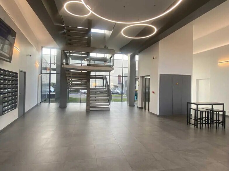 Bureau dans Rosny-sous-Bois à louer - Photo de l’immeuble – Image 1 sur 5