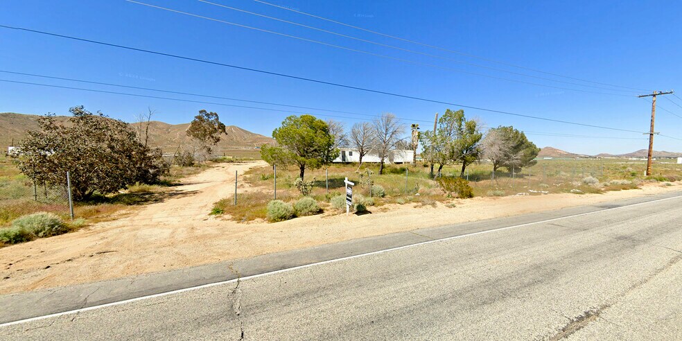 7805 W Rosamond Blvd, Rosamond, CA à vendre - Photo de l’immeuble – Image 1 sur 3