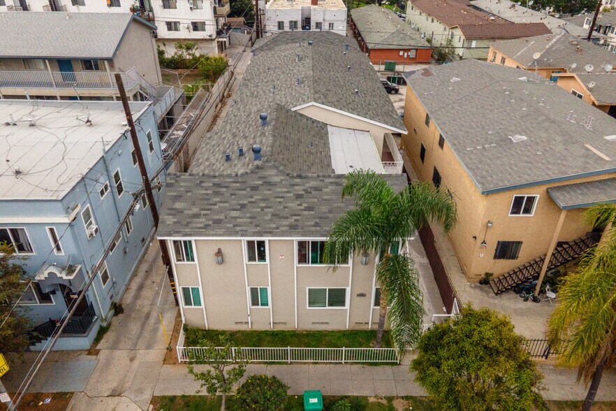 1415 Cedar Ave, Long Beach, CA à vendre - Photo de l’immeuble – Image 2 sur 26