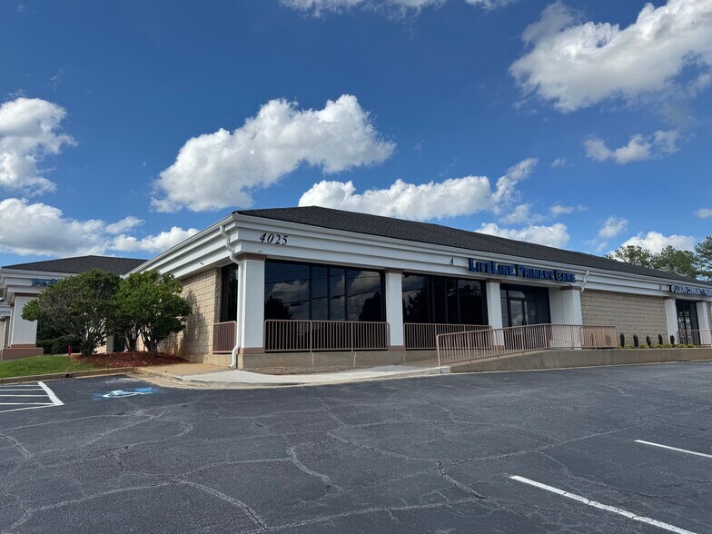 4025 Lawrenceville Hwy, Lilburn, GA à louer - Photo principale – Image 1 sur 1