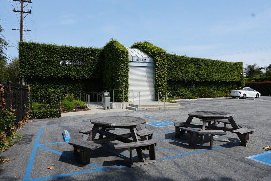 4112 S Main St, Los Angeles, CA à vendre - Photo de l’immeuble – Image 1 sur 21