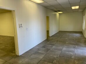 2420-2570 E Desert Inn Rd, Las Vegas, NV à louer Photo intérieure– Image 1 sur 12