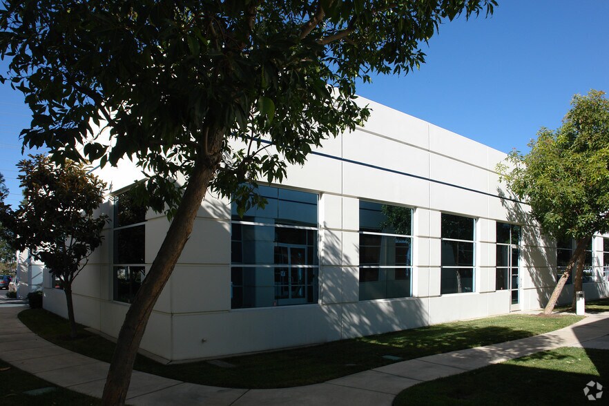 16259 Laguna Canyon Rd, Irvine, CA à louer - Photo de l’immeuble – Image 3 sur 4