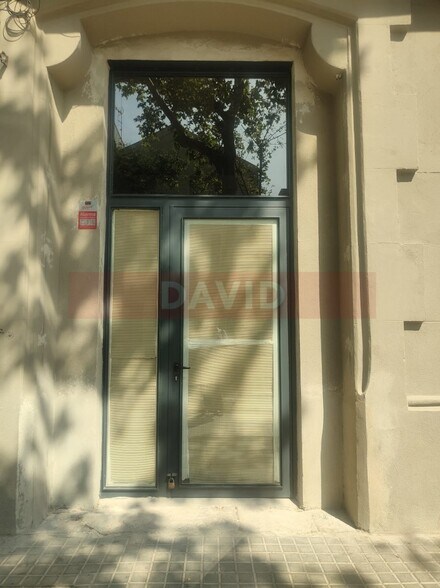 Local commercial dans Barcelone, Barcelona à louer - Photo de l’immeuble – Image 1 sur 6