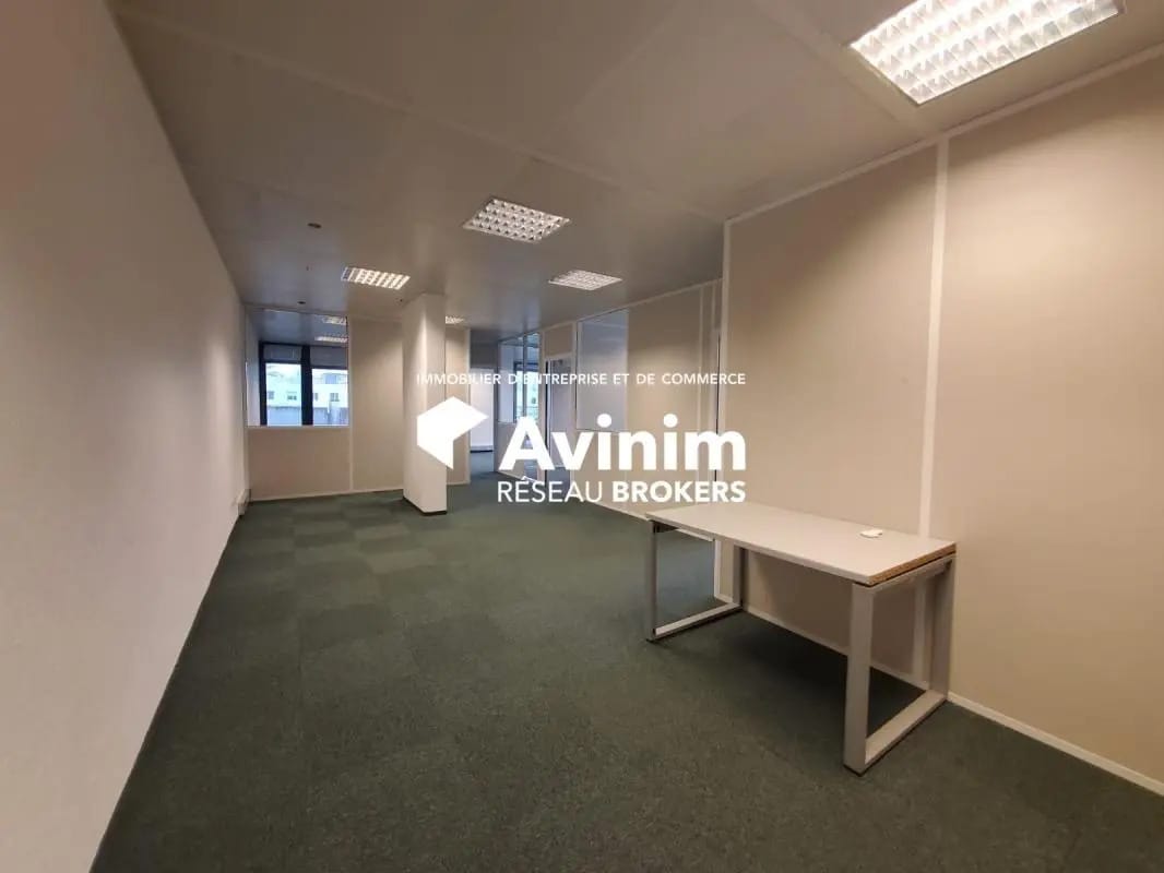 Bureau dans Epagny Metz-Tessy à louer Photo de l’immeuble– Image 1 sur 10