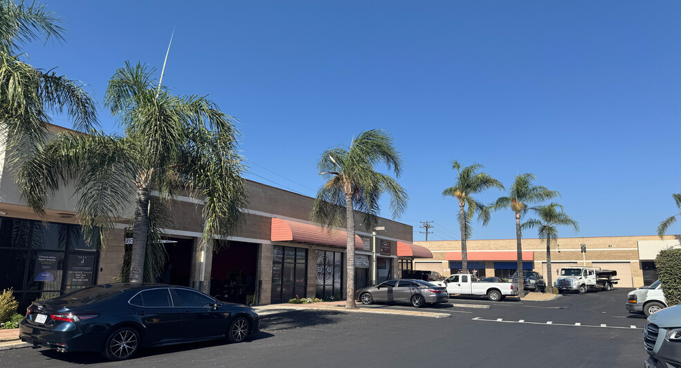 3265 Van Buren Blvd, Riverside, CA à louer - Photo de l’immeuble – Image 1 sur 4