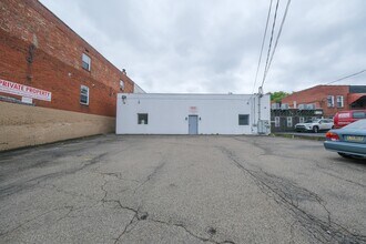 2211 Ardmore Blvd, Pittsburgh, PA à louer Photo de l’immeuble– Image 2 sur 11