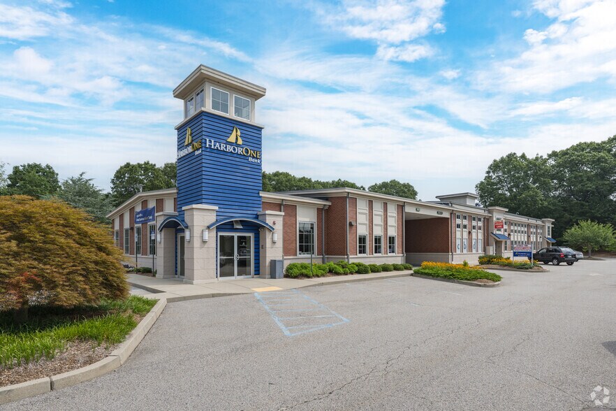 5750 Post Rd, East Greenwich, RI à vendre - Photo de l’immeuble – Image 3 sur 17