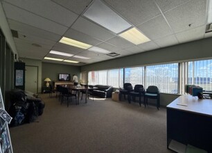 3304-3332 Parsons Rd NW, Edmonton, AB à louer Photo intérieure– Image 2 sur 3