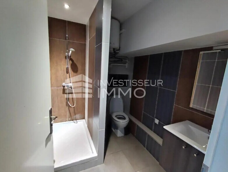 88 Avenue De L'Europe, Émerainville à louer - Photo de l’immeuble – Image 3 sur 4