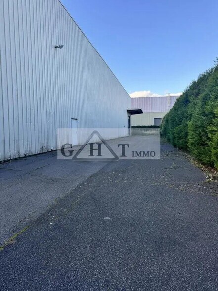 Industriel/Logistique dans Gretz-Armainvilliers à louer - Photo de l’immeuble – Image 3 sur 3