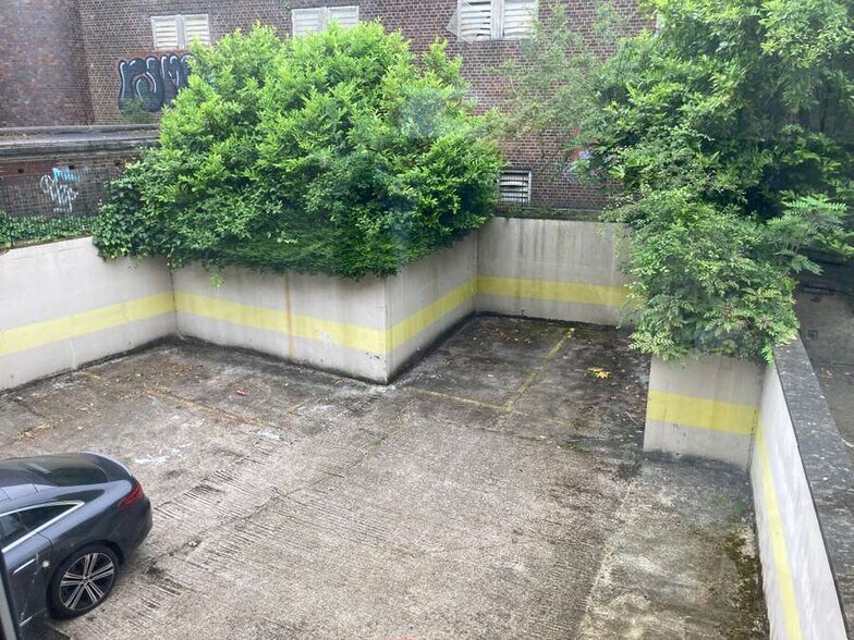98 Great North Rd, Londres à vendre - Photo de l’immeuble – Image 2 sur 9